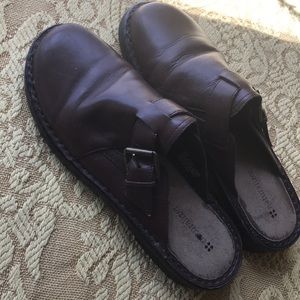 Naturalizer leather upper balance sandals